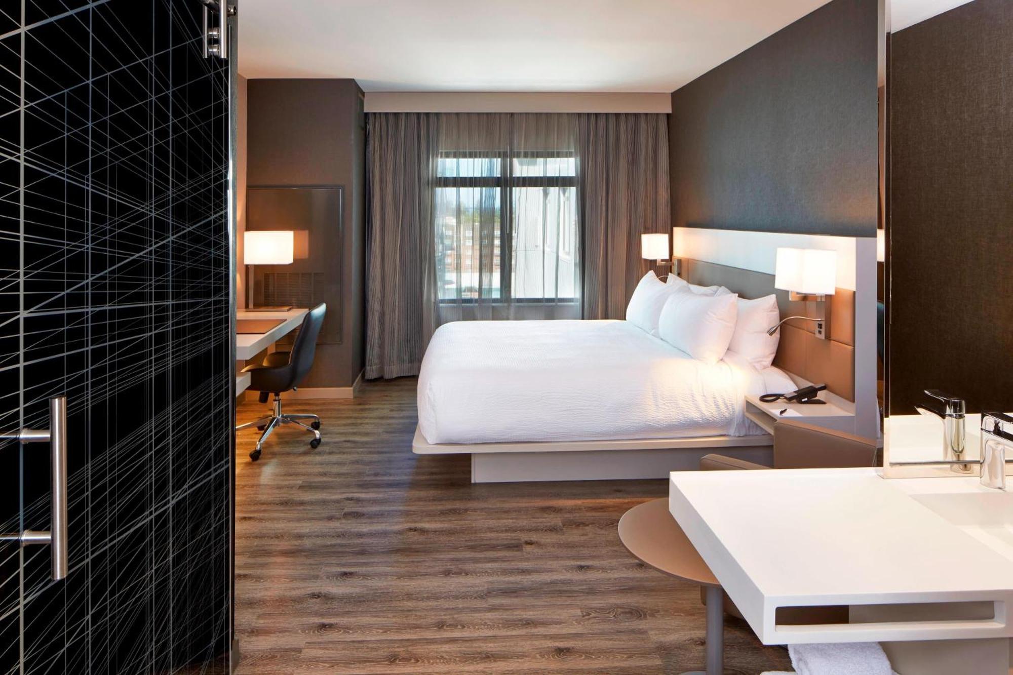 Ac Hotel By Marriott Seattle Bellevue/Downtown Экстерьер фото